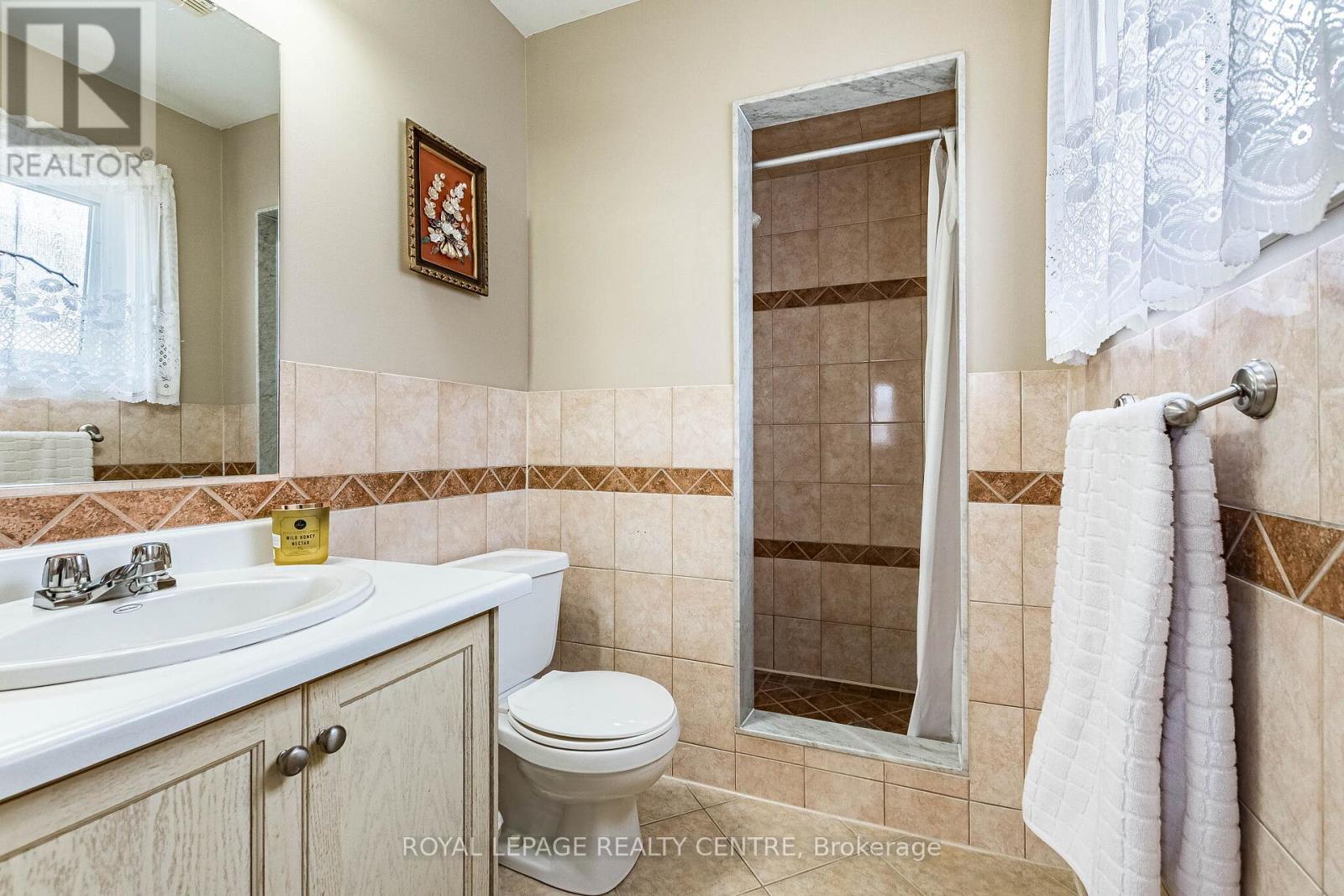 3026 Dalehurst Drive, Mississauga, Ontario  L5N 6M8 - Photo 24 - W12979396