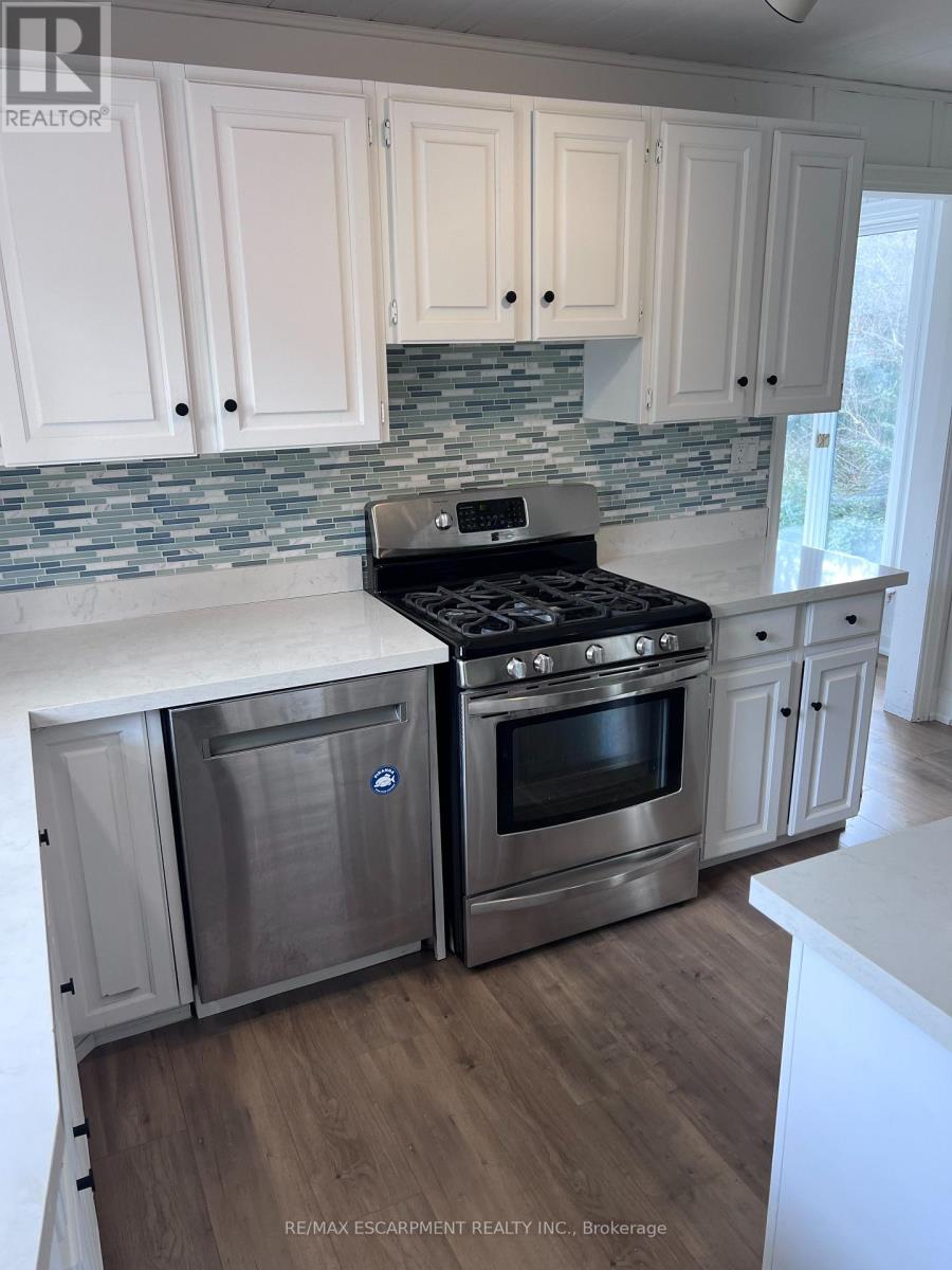 804 Shadeland Avenue, Burlington, Ontario  L7T 2M1 - Photo 11 - W12977344