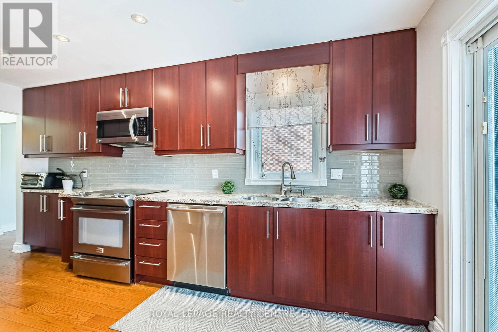 3026 Dalehurst Drive, Mississauga, Ontario  L5N 6M8 - Photo 14 - W12979396