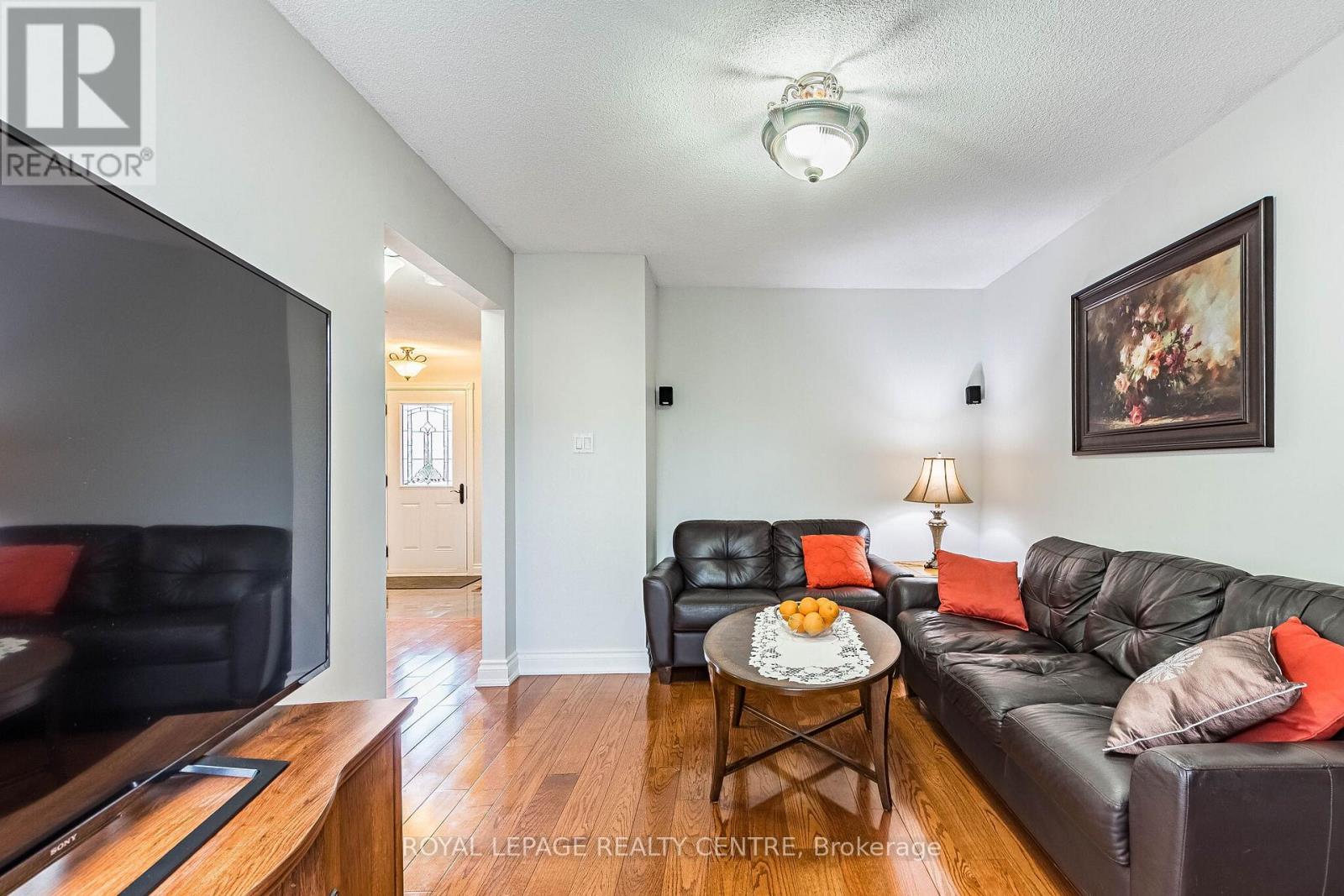 3026 Dalehurst Drive, Mississauga, Ontario  L5N 6M8 - Photo 11 - W12979396