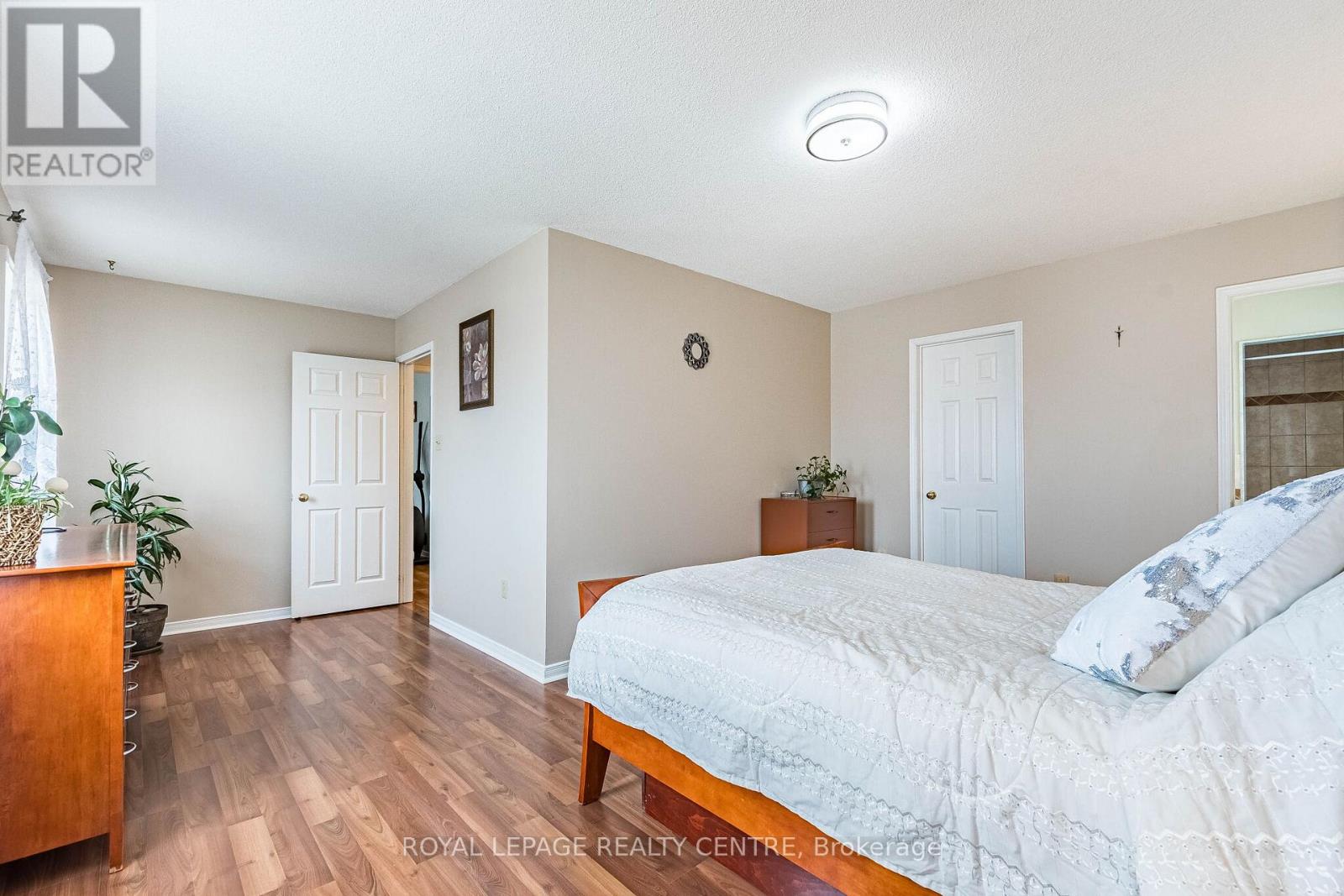 3026 Dalehurst Drive, Mississauga, Ontario  L5N 6M8 - Photo 23 - W12979396