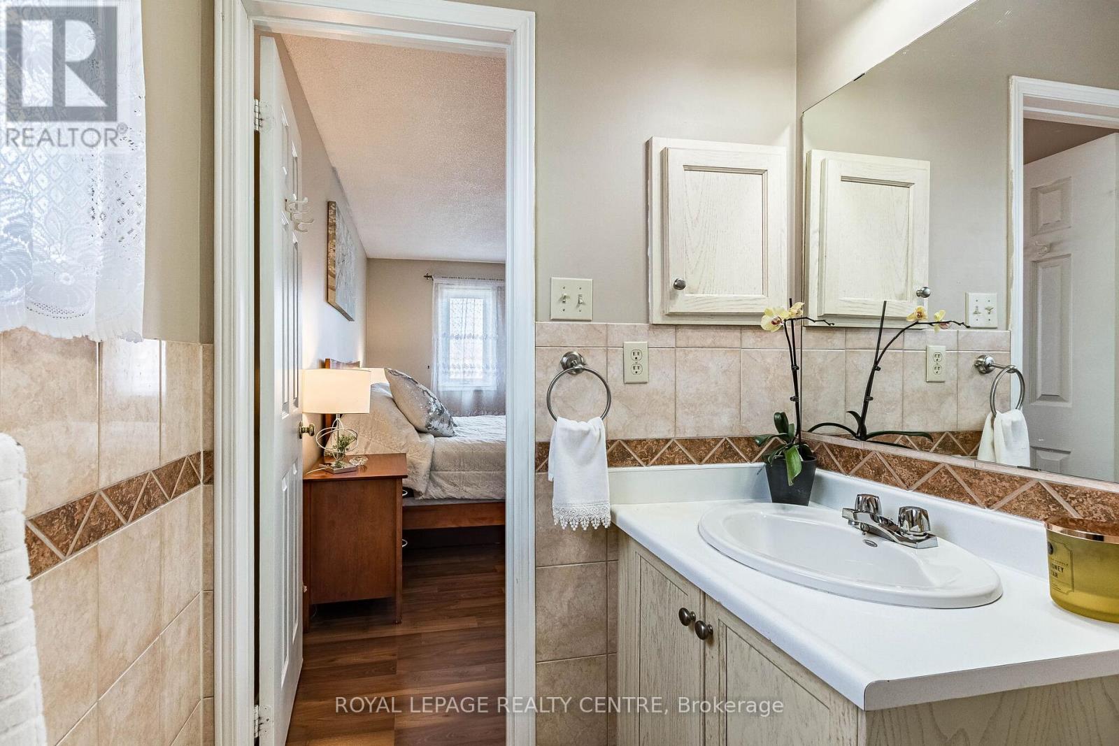 3026 Dalehurst Drive, Mississauga, Ontario  L5N 6M8 - Photo 25 - W12979396