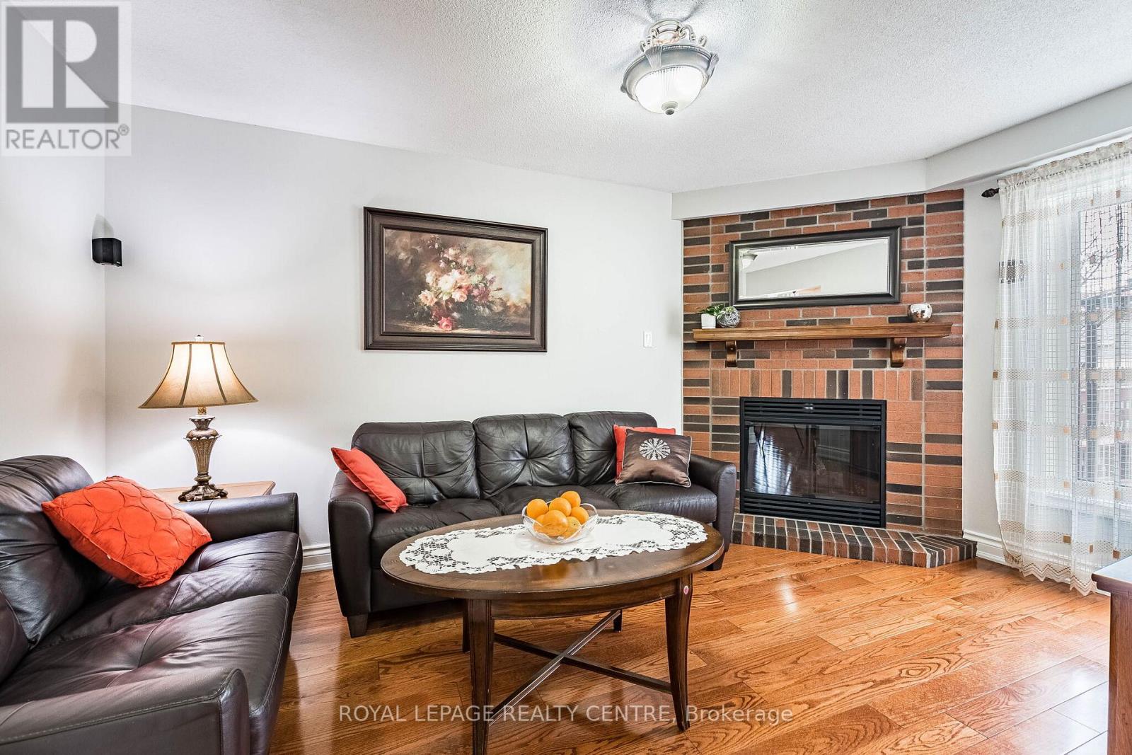 3026 Dalehurst Drive, Mississauga, Ontario  L5N 6M8 - Photo 9 - W12979396