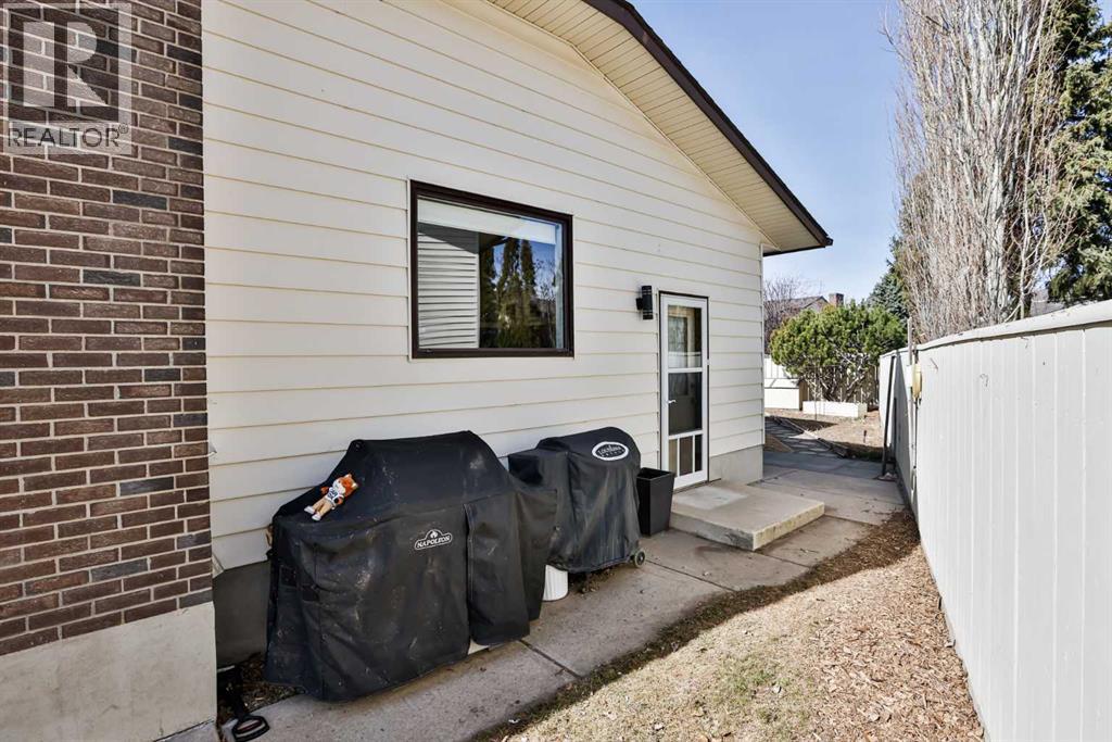 104 Elm Crescent S, Lethbridge, Alberta  T1K 4X1 - Photo 37 - A2295381
