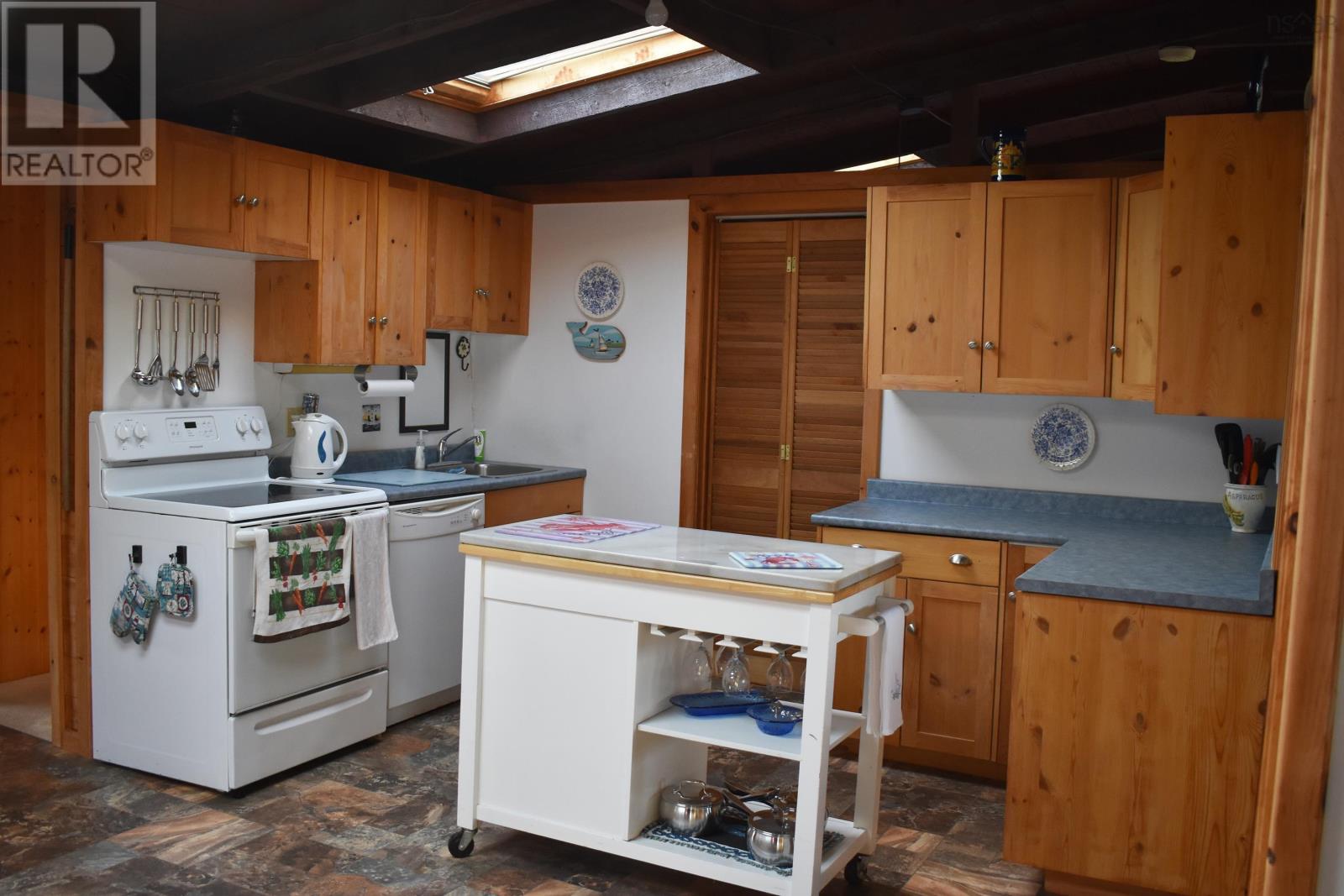 208 Lighthouse Road, Parrsboro, Nova Scotia  B0M 1S0 - Photo 11 - 202606943