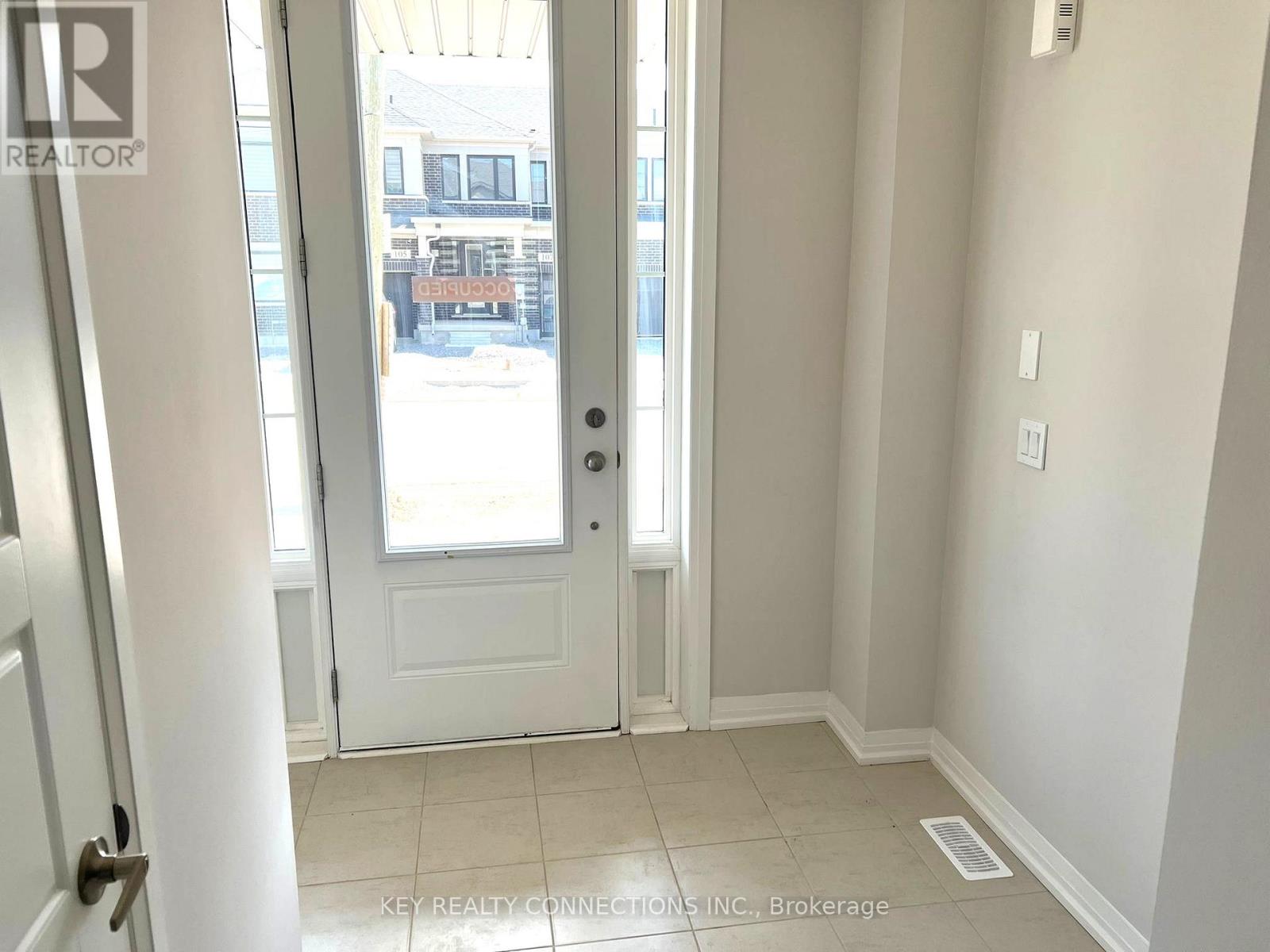 106 Yale Drive, Hamilton, Ontario  L0R 1W0 - Photo 3 - X12980962