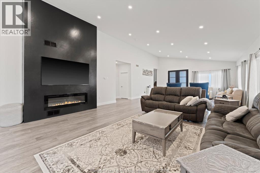 2585 Kenora Street, Windsor, Ontario  N9B 1Y3 - Photo 6 - 26007739