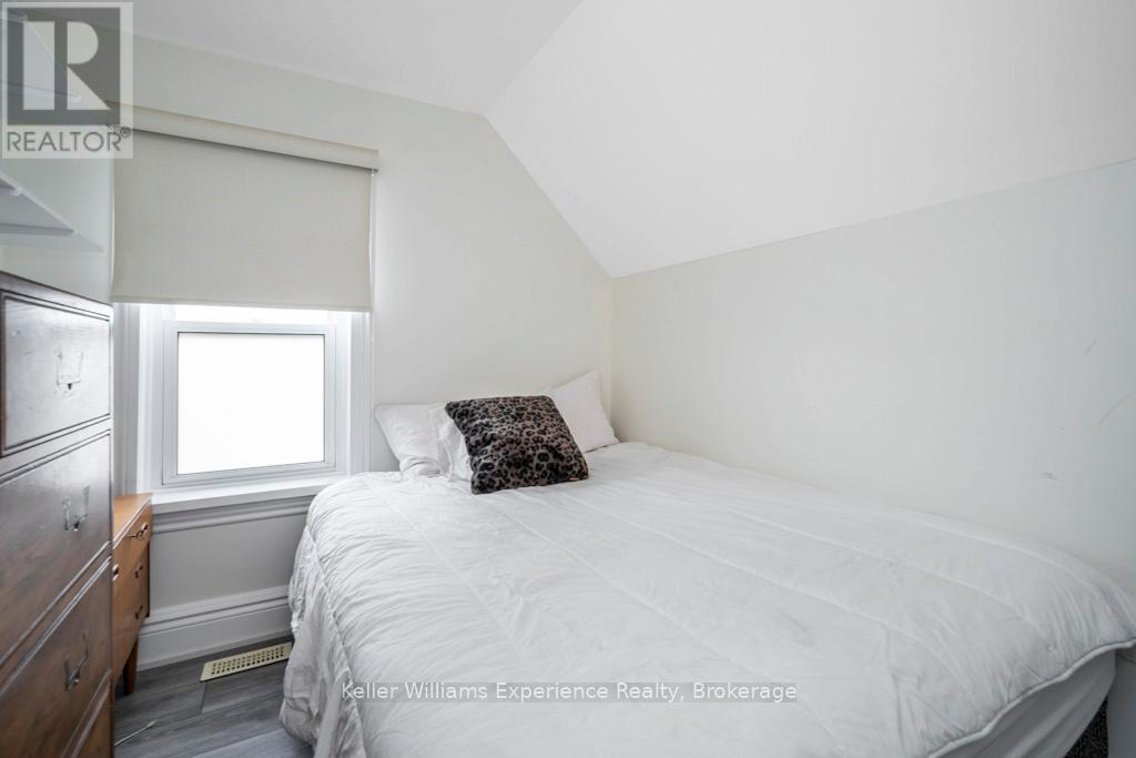 206 Fourth Street, Midland, Ontario  L4R 3T4 - Photo 12 - S12981642