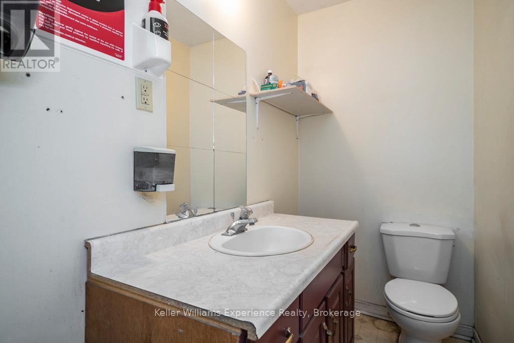 206 Fourth Street, Midland, Ontario  L4R 3T4 - Photo 23 - S12981642