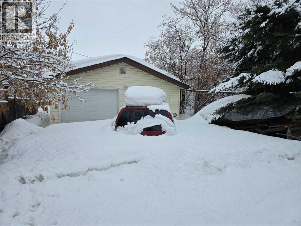 10714 101 Street, Peace River, Alberta  T8S 1L1 - Photo 9 - A2300179
