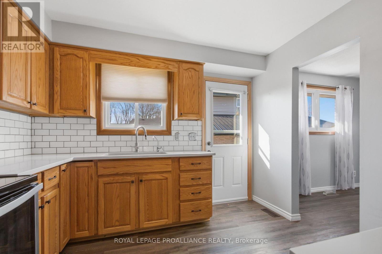 4 O'neil Crescent, Quinte West, Ontario  K8V 5Y6 - Photo 10 - X12981374