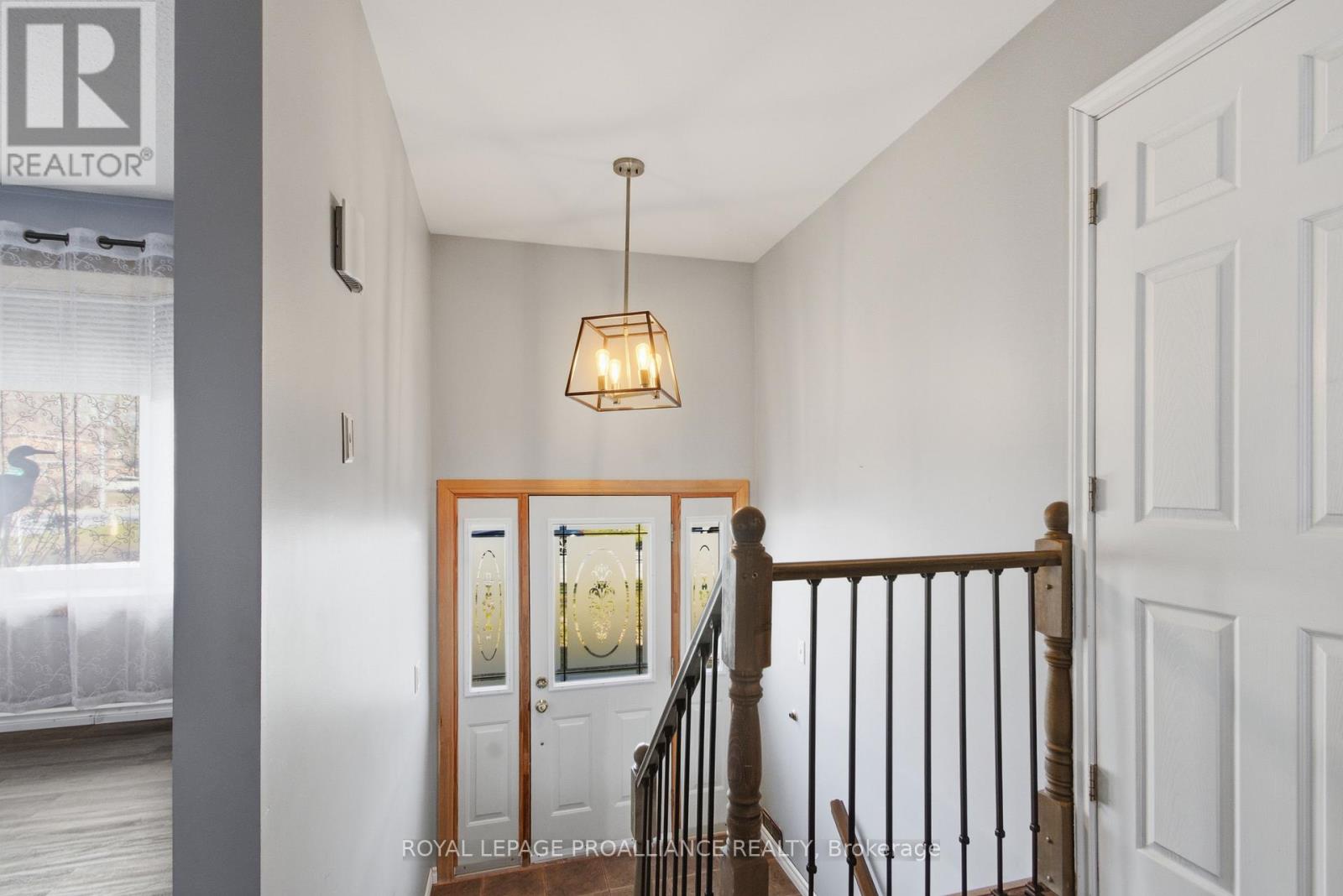 4 O'neil Crescent, Quinte West, Ontario  K8V 5Y6 - Photo 4 - X12981374