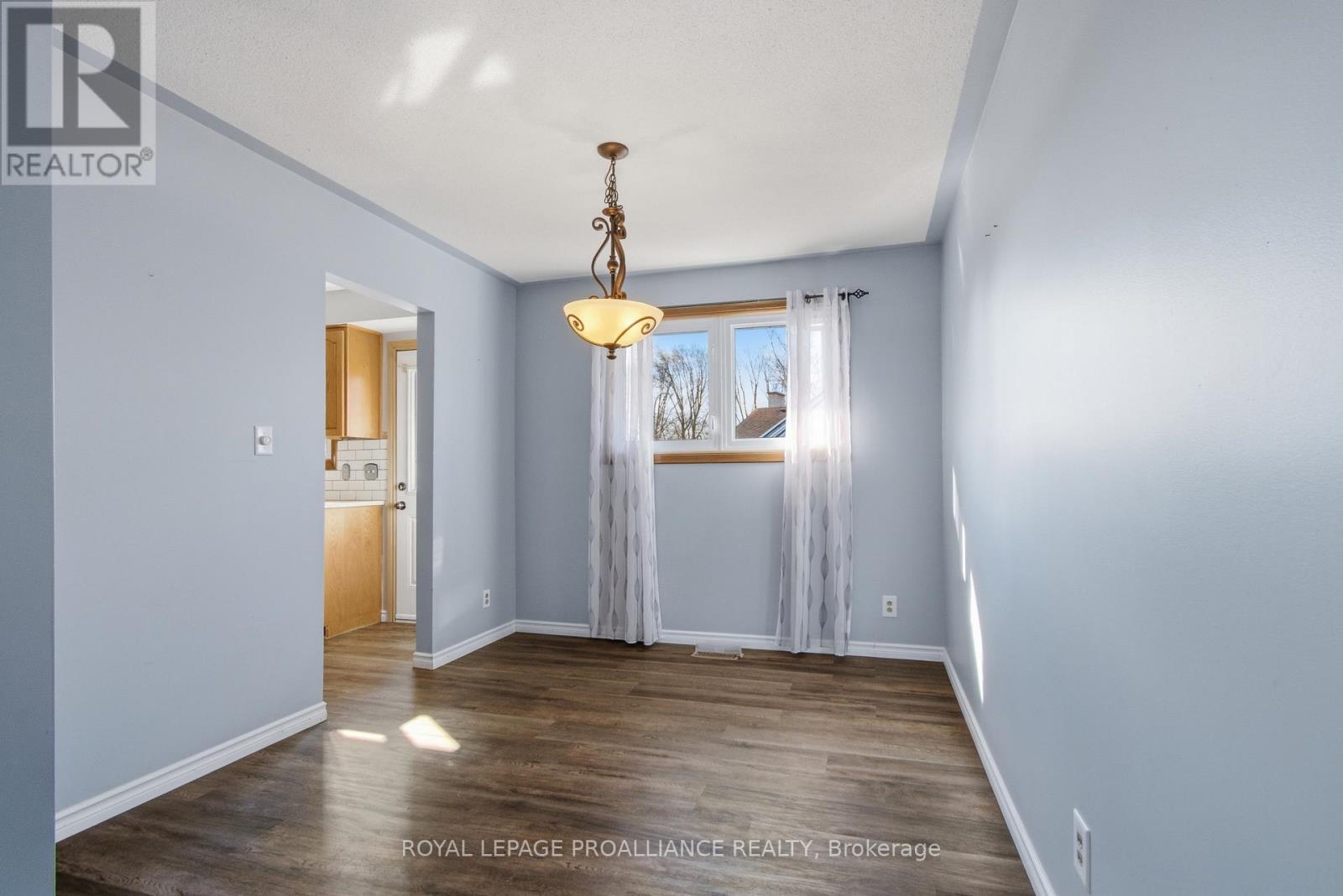 4 O'neil Crescent, Quinte West, Ontario  K8V 5Y6 - Photo 8 - X12981374