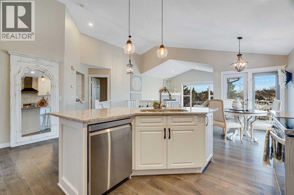 701 Cimarron Close, Okotoks, Alberta  T1S 1X3 - Photo 14 - A2297473