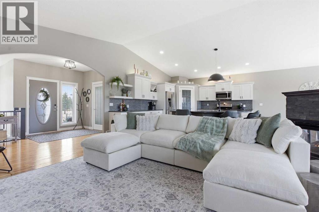 48 Silvertip Drive, Rural Foothills County, Alberta  T1V 1Z2 - Photo 10 - A2300059