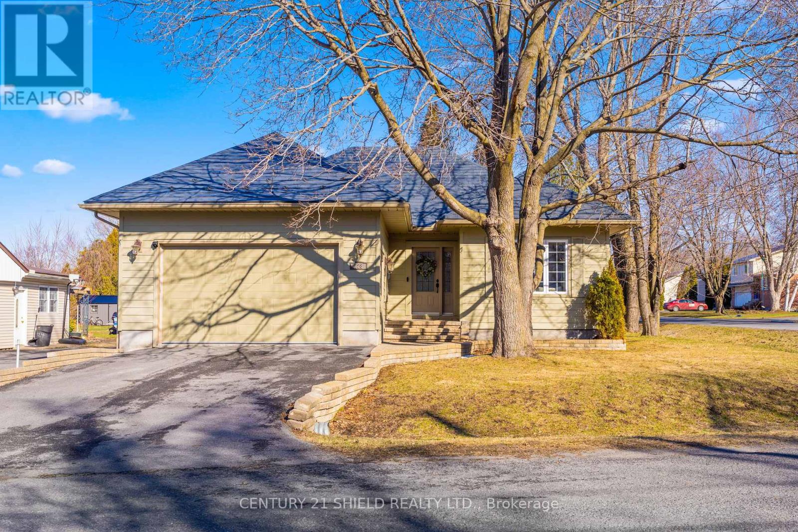 728 St Antoine Street, Cornwall, Ontario  K6H 7G9 - Photo 3 - X12981412