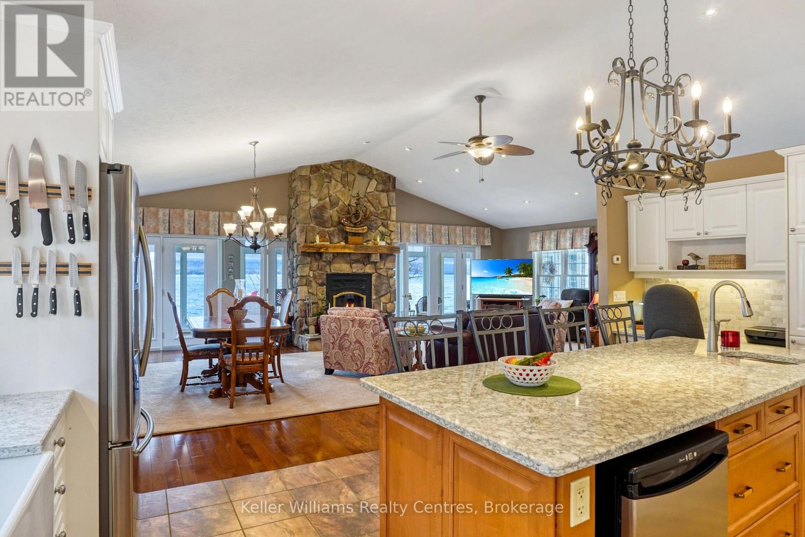 2 2nd Avenue, South Bruce Peninsula, Ontario  N0H 2T0 - Photo 14 - X12981398