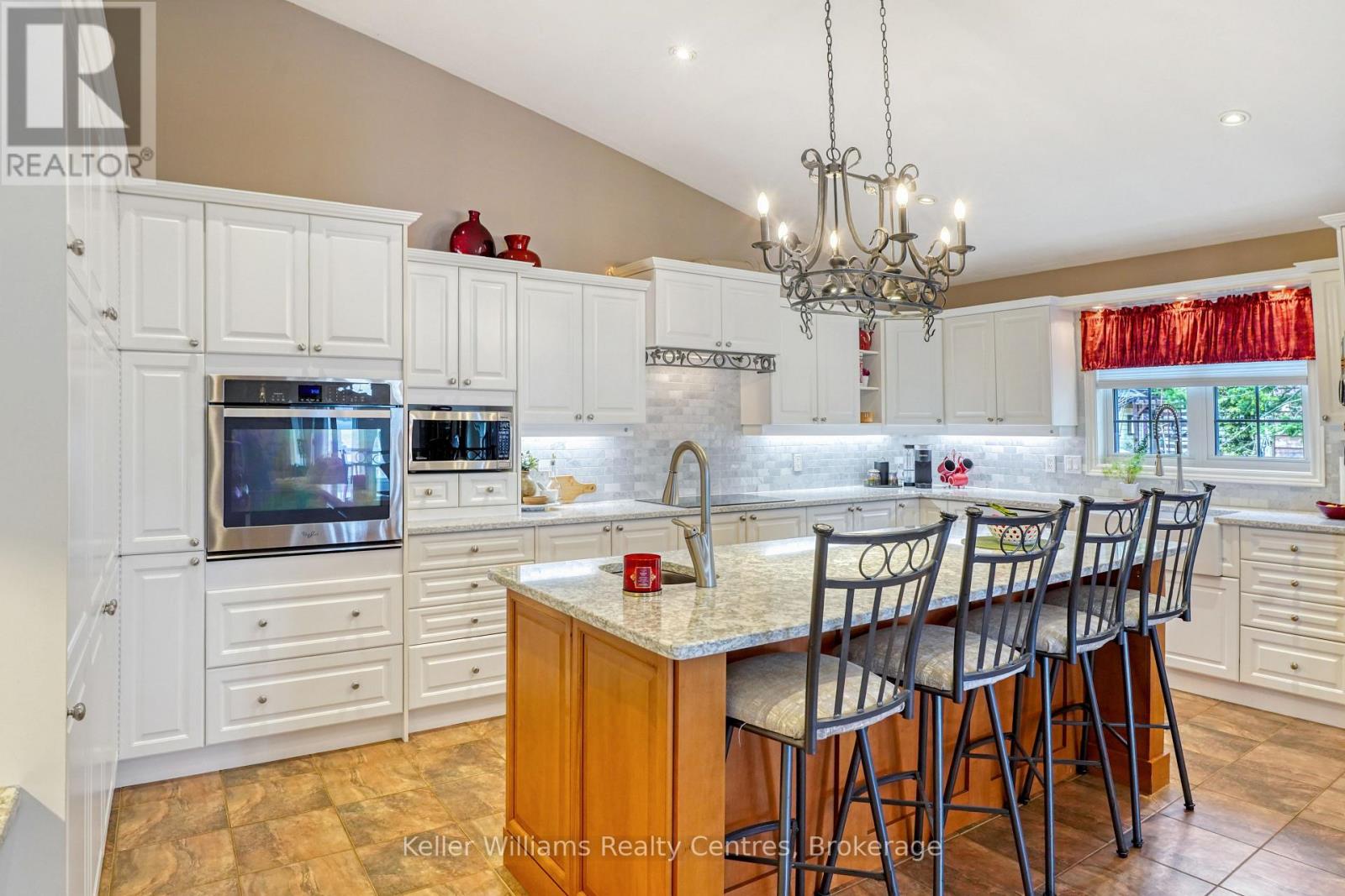 2 2nd Avenue, South Bruce Peninsula, Ontario  N0H 2T0 - Photo 15 - X12981398