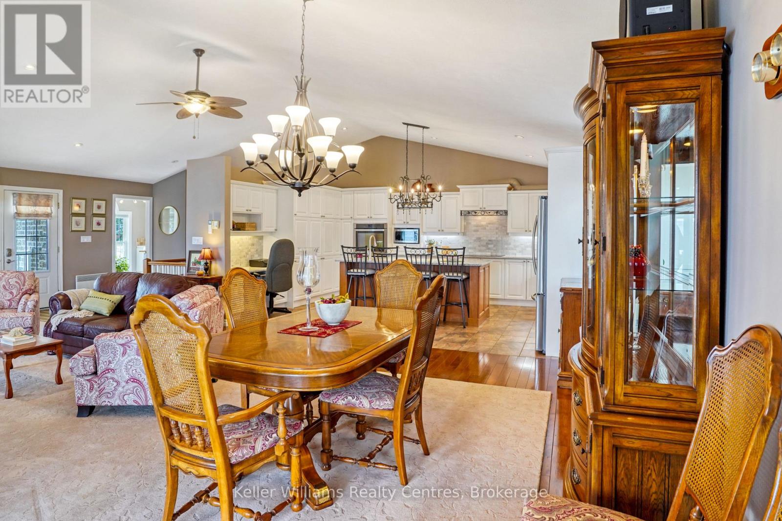 2 2nd Avenue, South Bruce Peninsula, Ontario  N0H 2T0 - Photo 18 - X12981398