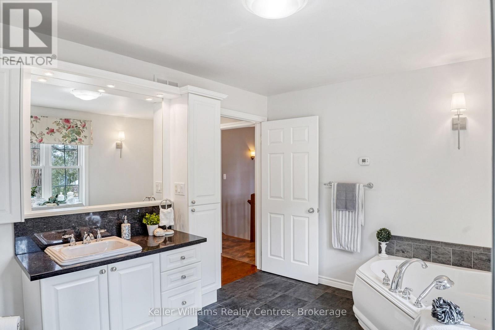 2 2nd Avenue, South Bruce Peninsula, Ontario  N0H 2T0 - Photo 24 - X12981398