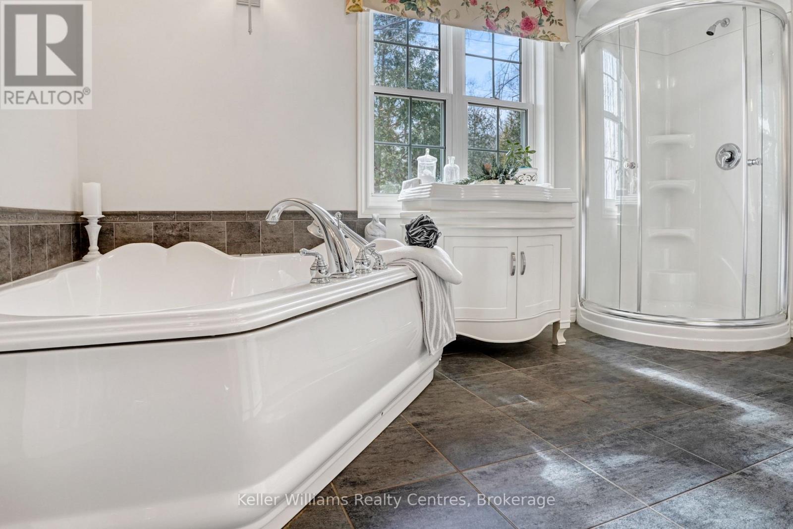 2 2nd Avenue, South Bruce Peninsula, Ontario  N0H 2T0 - Photo 25 - X12981398