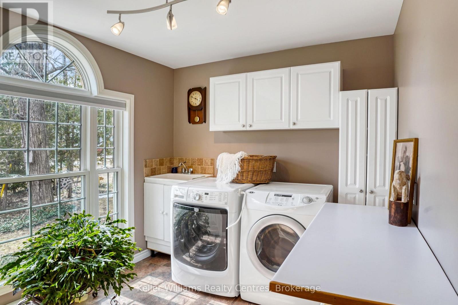 2 2nd Avenue, South Bruce Peninsula, Ontario  N0H 2T0 - Photo 26 - X12981398