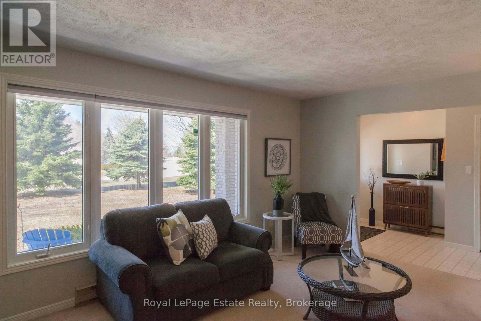 21 Sauble Woods Crescent, South Bruce Peninsula, Ontario  N0H 2G0 - Photo 11 - X12981556