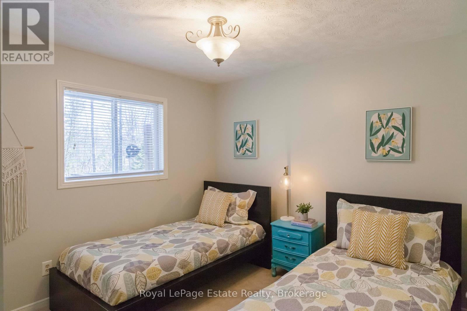 21 Sauble Woods Crescent, South Bruce Peninsula, Ontario  N0H 2G0 - Photo 16 - X12981556