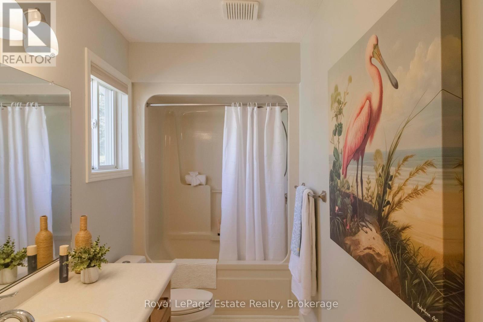 21 Sauble Woods Crescent, South Bruce Peninsula, Ontario  N0H 2G0 - Photo 19 - X12981556