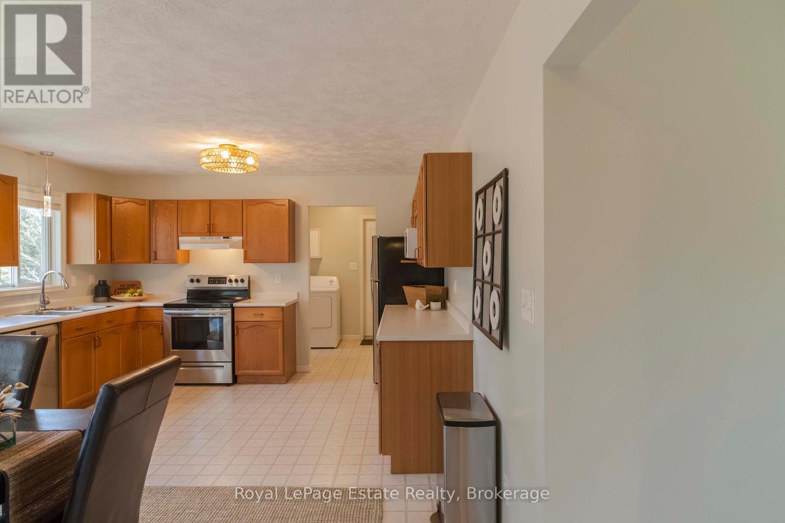 21 Sauble Woods Crescent, South Bruce Peninsula, Ontario  N0H 2G0 - Photo 22 - X12981556