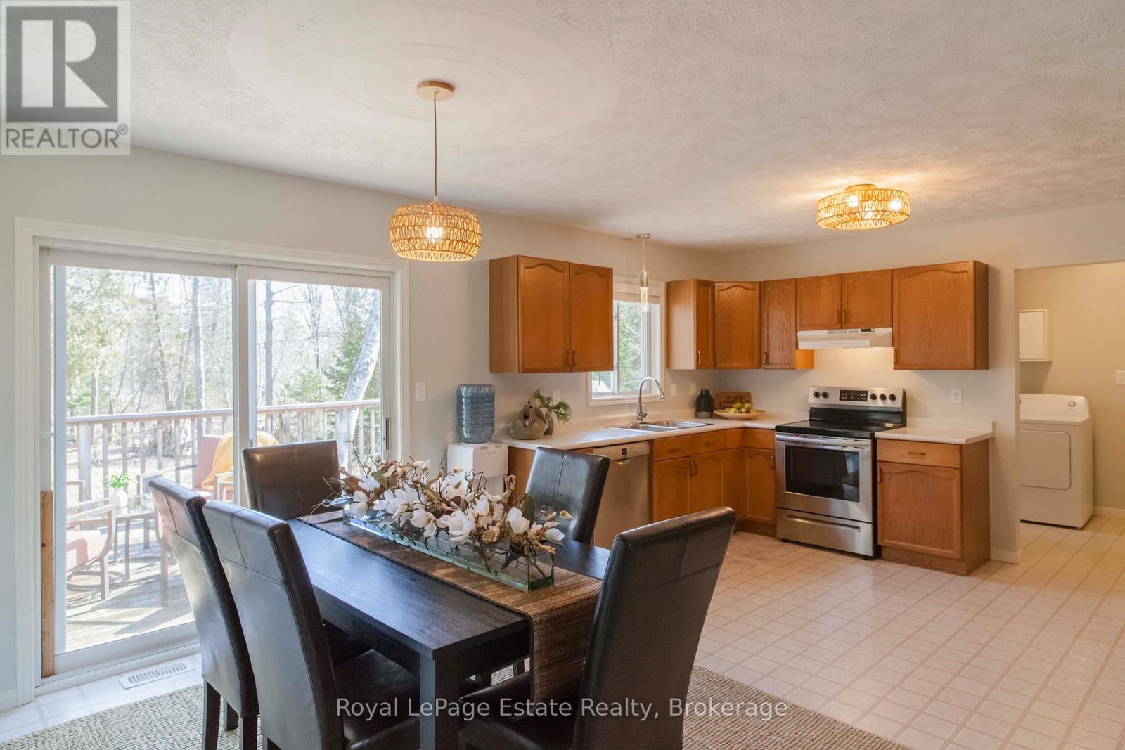 21 Sauble Woods Crescent, South Bruce Peninsula, Ontario  N0H 2G0 - Photo 23 - X12981556