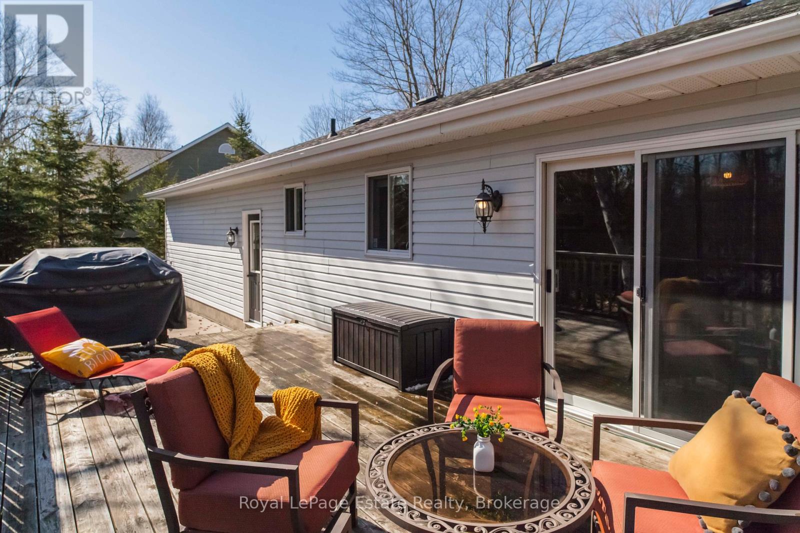 21 Sauble Woods Crescent, South Bruce Peninsula, Ontario  N0H 2G0 - Photo 27 - X12981556