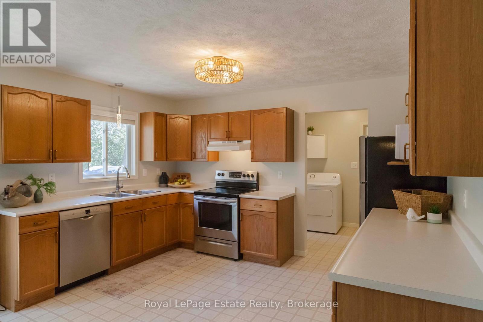 21 Sauble Woods Crescent, South Bruce Peninsula, Ontario  N0H 2G0 - Photo 29 - X12981556