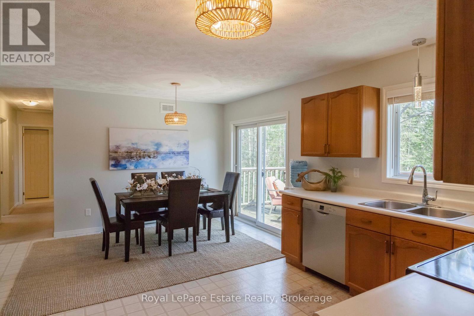 21 Sauble Woods Crescent, South Bruce Peninsula, Ontario  N0H 2G0 - Photo 32 - X12981556