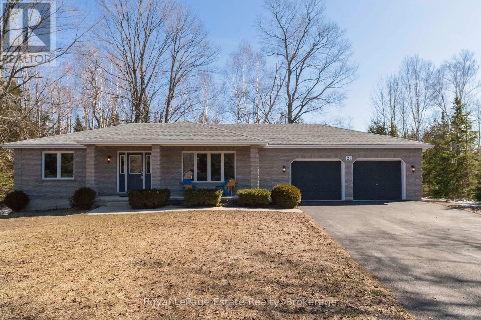 21 Sauble Woods Crescent, South Bruce Peninsula, Ontario  N0H 2G0 - Photo 5 - X12981556