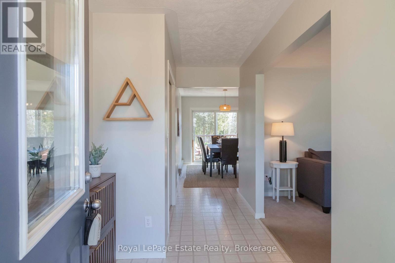 21 Sauble Woods Crescent, South Bruce Peninsula, Ontario  N0H 2G0 - Photo 6 - X12981556