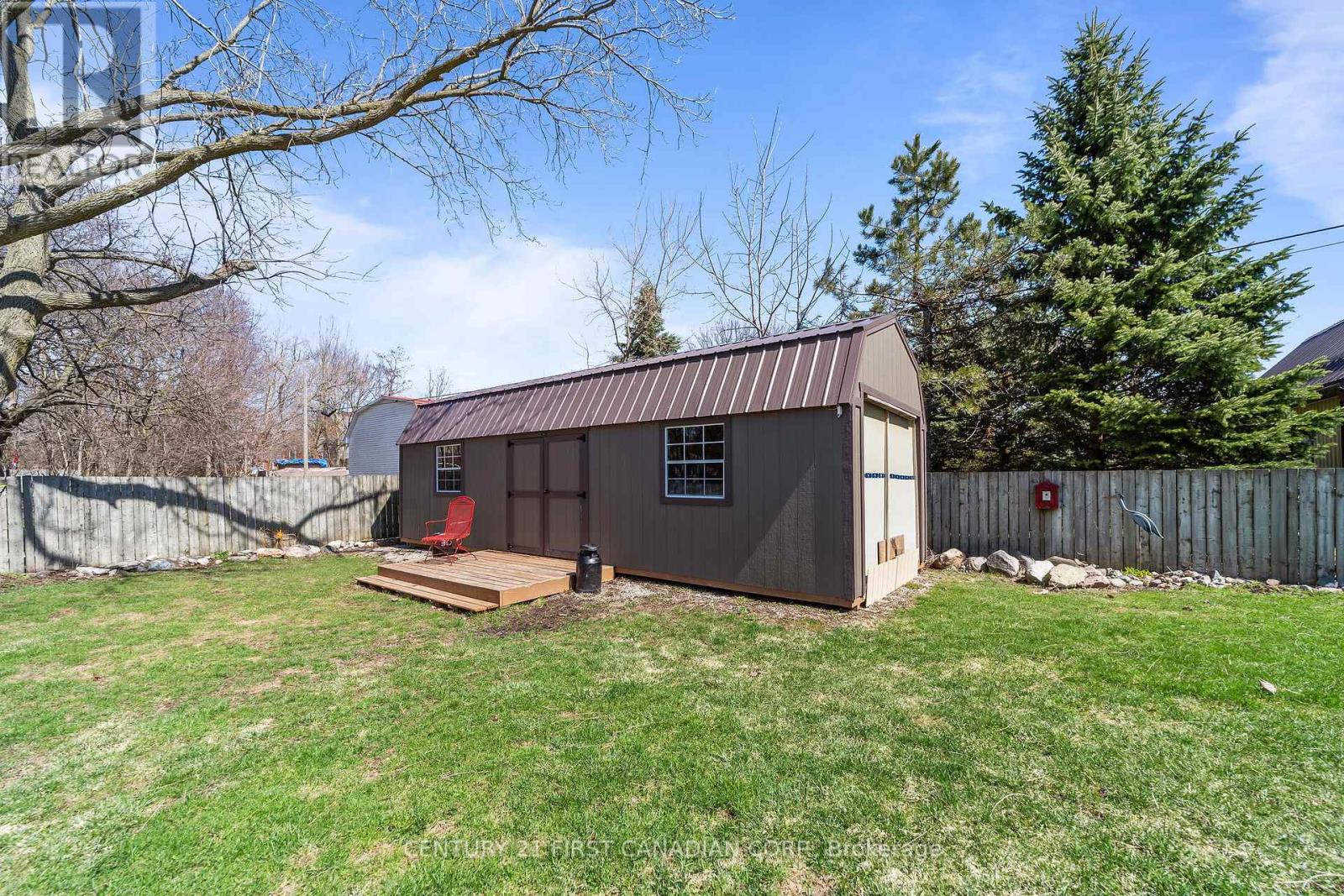 184 Water Street, Lucan Biddulph, Ontario  N0M 2J0 - Photo 13 - X12981438