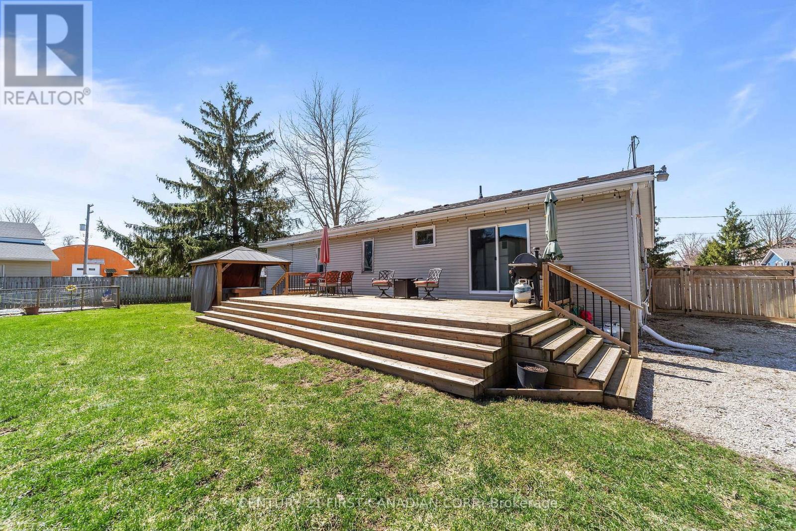 184 Water Street, Lucan Biddulph, Ontario  N0M 2J0 - Photo 14 - X12981438