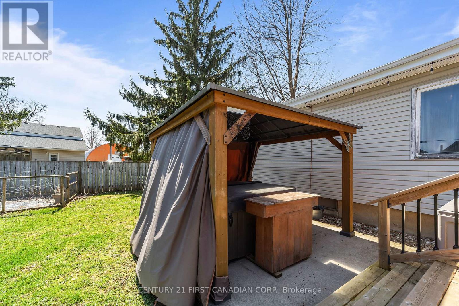 184 Water Street, Lucan Biddulph, Ontario  N0M 2J0 - Photo 15 - X12981438