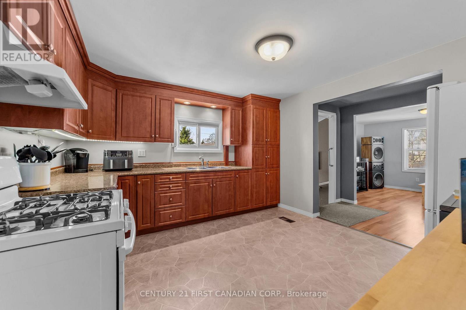 184 Water Street, Lucan Biddulph, Ontario  N0M 2J0 - Photo 29 - X12981438