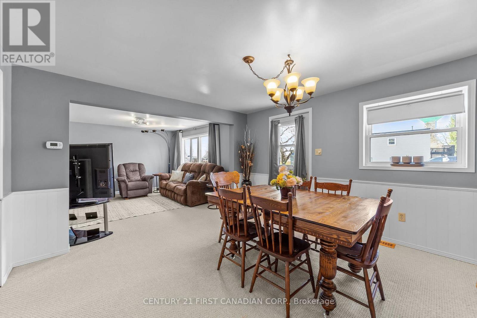 184 Water Street, Lucan Biddulph, Ontario  N0M 2J0 - Photo 32 - X12981438