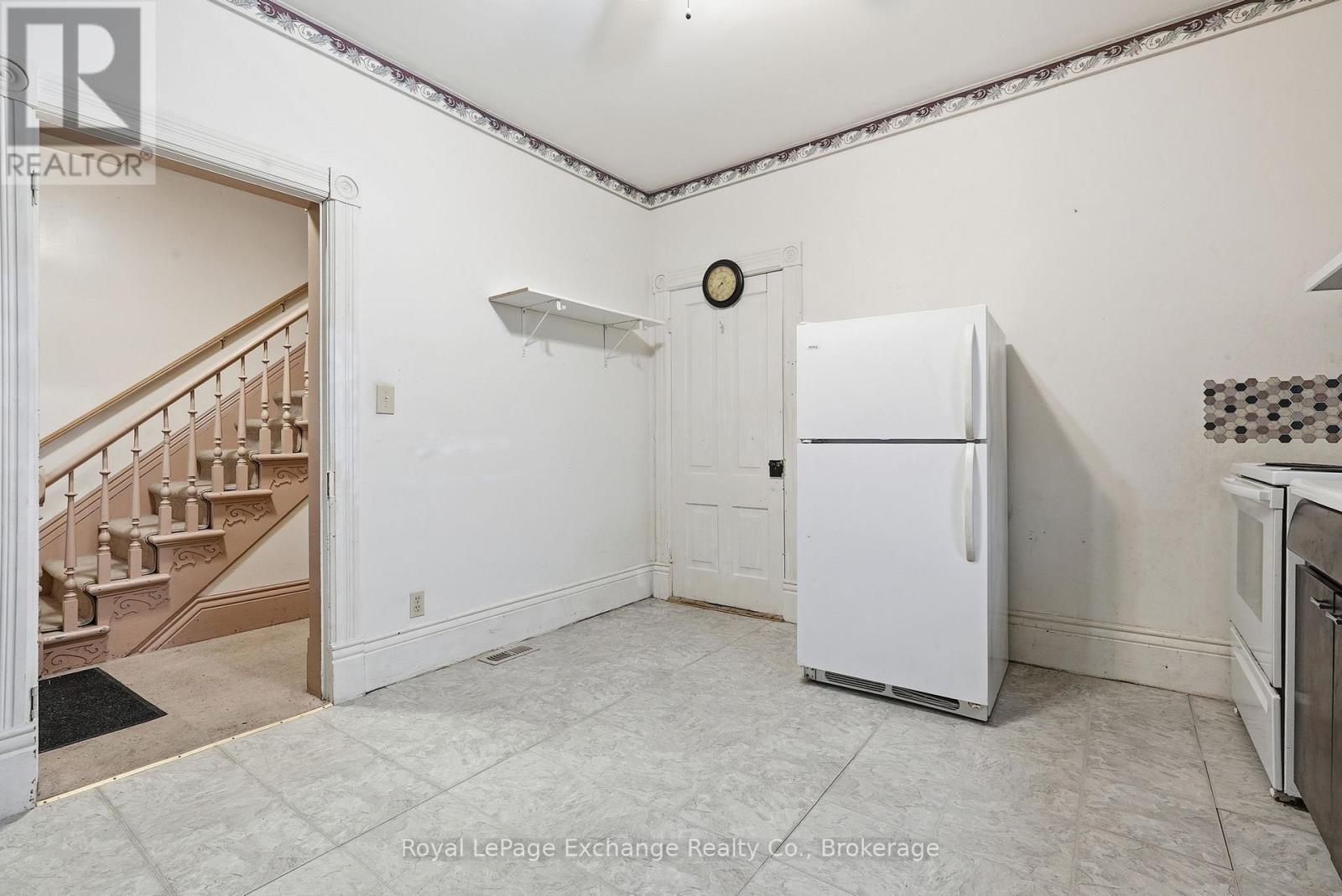 588 11th Avenue, Hanover, Ontario  N4N 2S6 - Photo 13 - X12981660