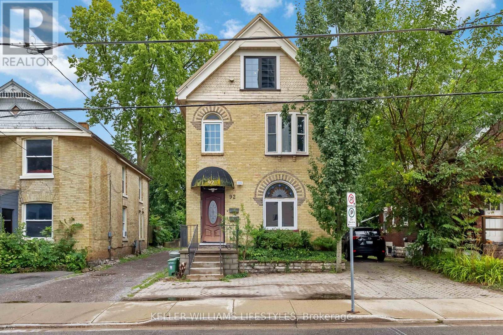 UPPER - 92 KENT STREET, London East, Ontario