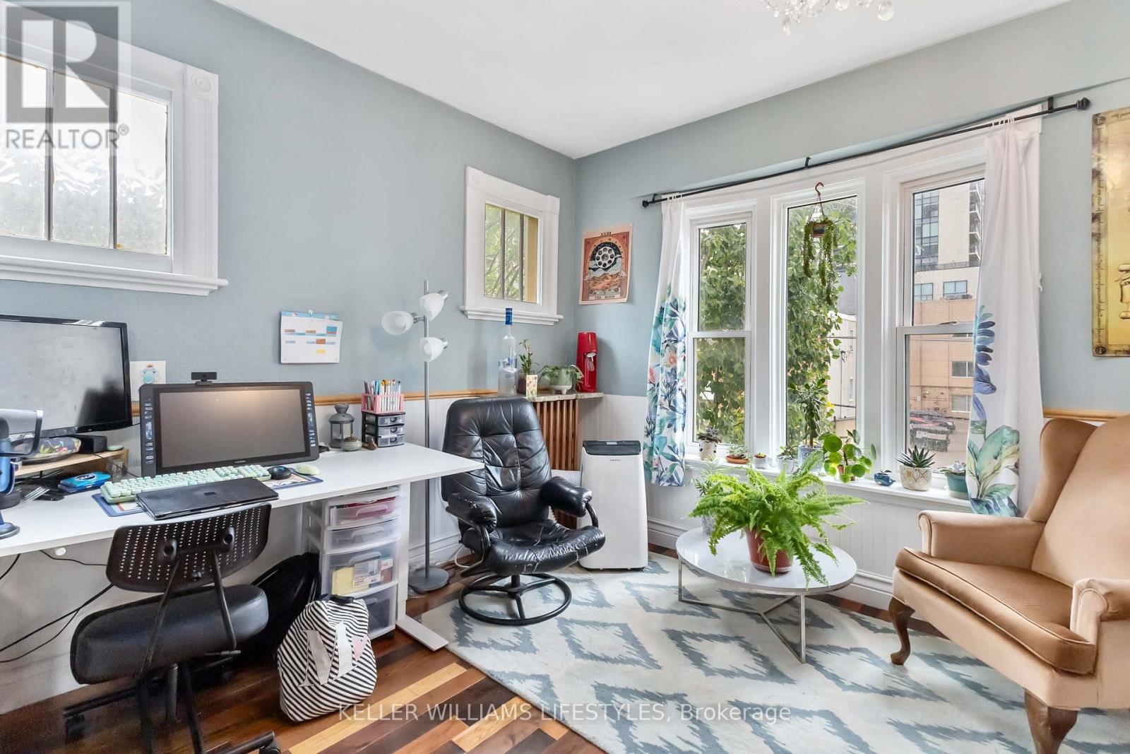 Upper - 92 Kent Street, London East, Ontario  N6A 1L1 - Photo 13 - X12981490