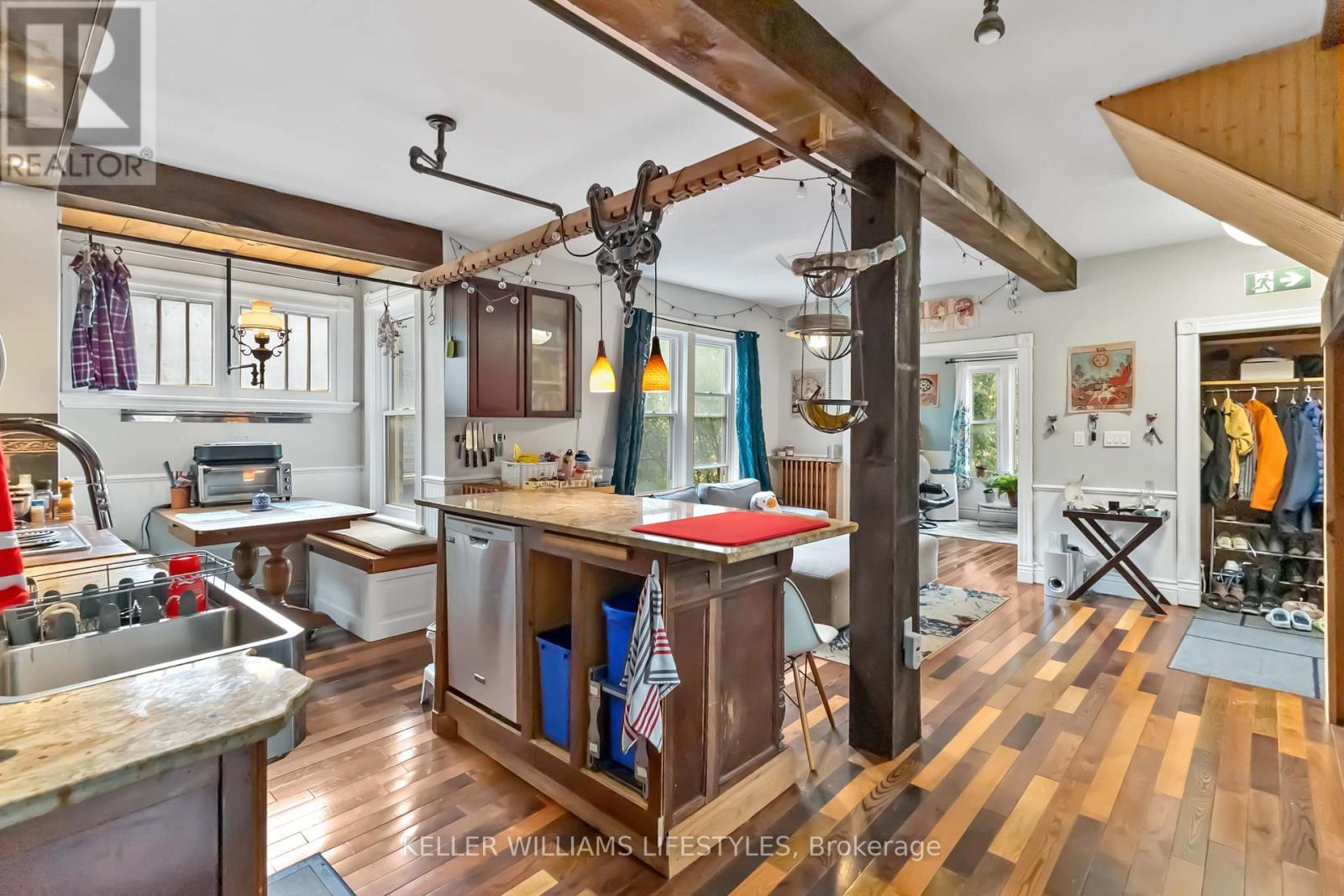 Upper - 92 Kent Street, London East, Ontario  N6A 1L1 - Photo 18 - X12981490