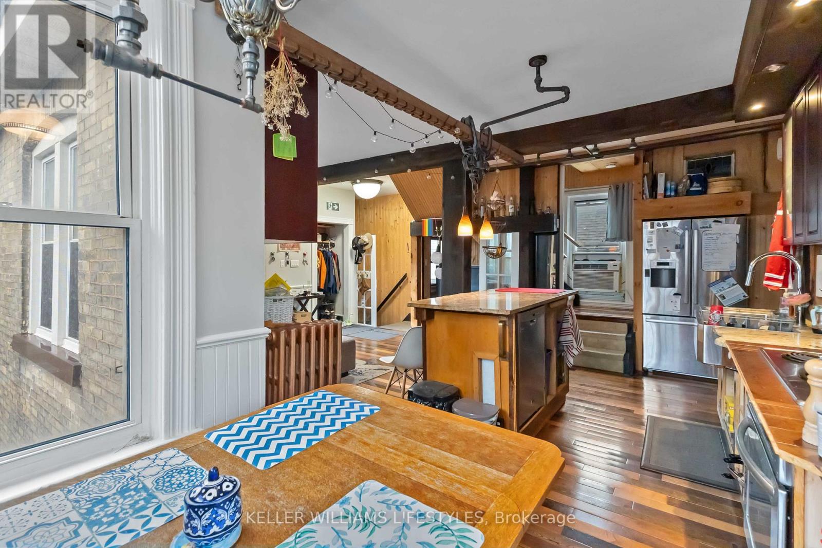 Upper - 92 Kent Street, London East, Ontario  N6A 1L1 - Photo 23 - X12981490