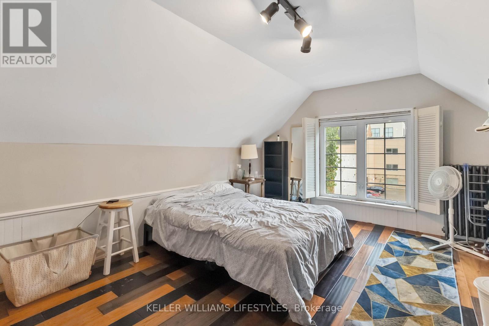 Upper - 92 Kent Street, London East, Ontario  N6A 1L1 - Photo 26 - X12981490