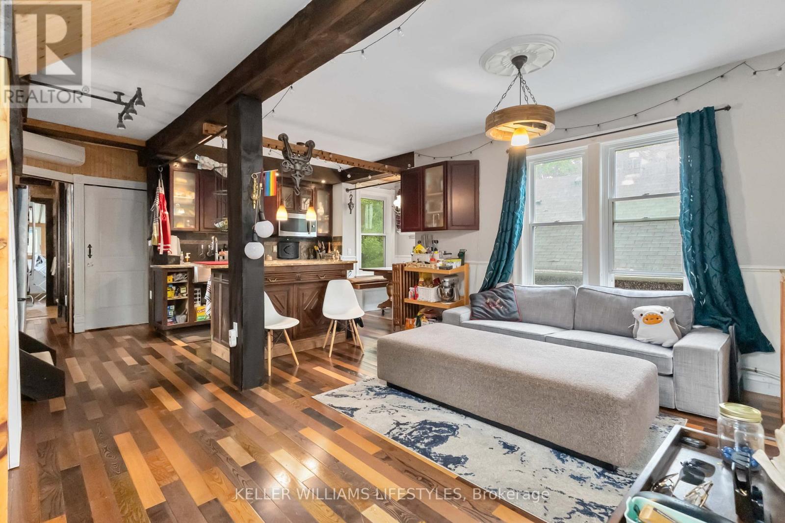 Upper - 92 Kent Street, London East, Ontario  N6A 1L1 - Photo 3 - X12981490