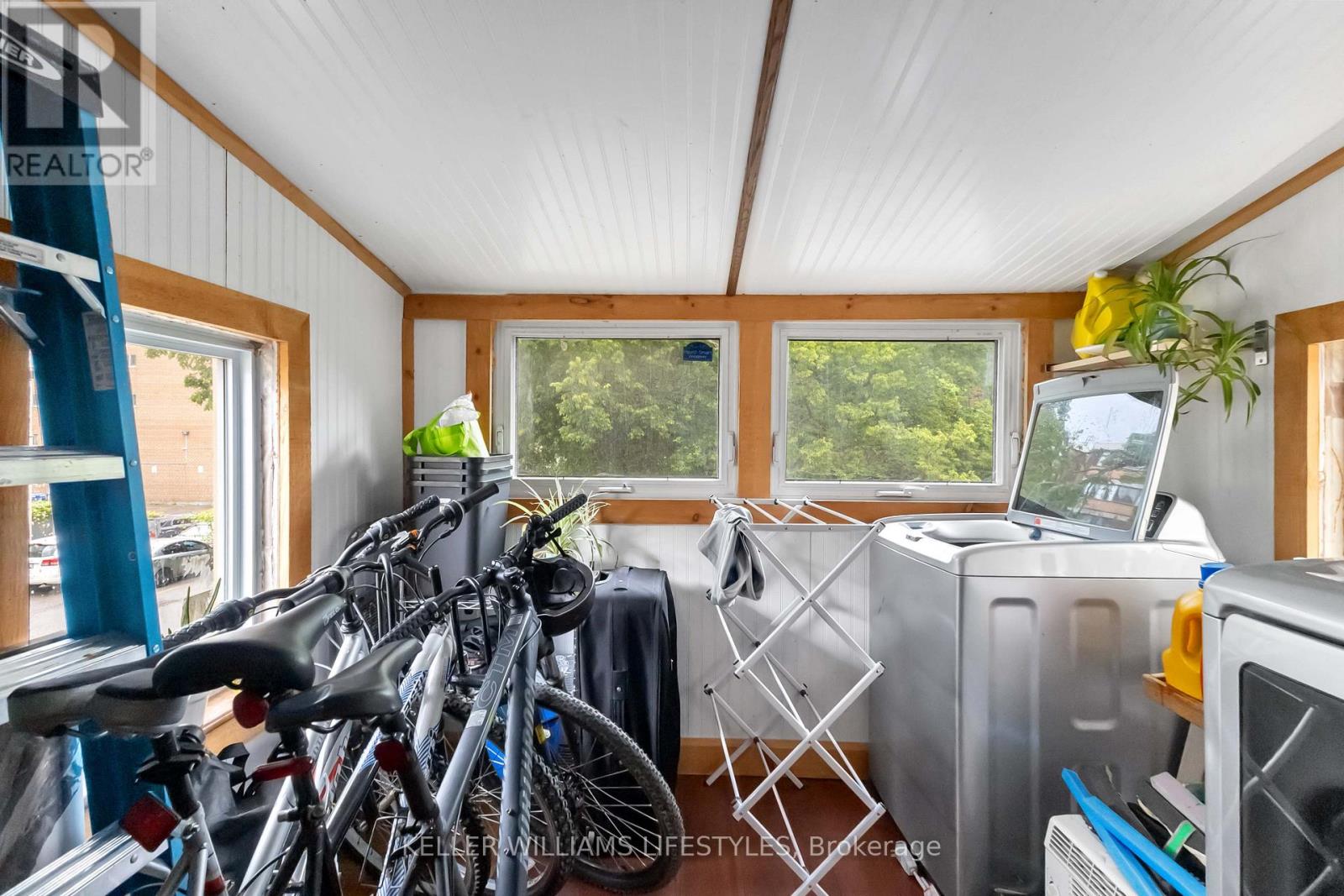 Upper - 92 Kent Street, London East, Ontario  N6A 1L1 - Photo 33 - X12981490