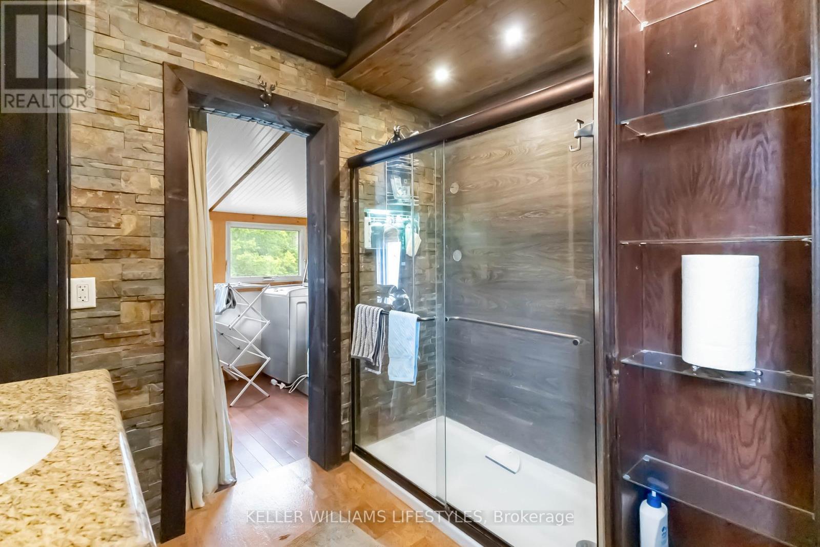 Upper - 92 Kent Street, London East, Ontario  N6A 1L1 - Photo 36 - X12981490